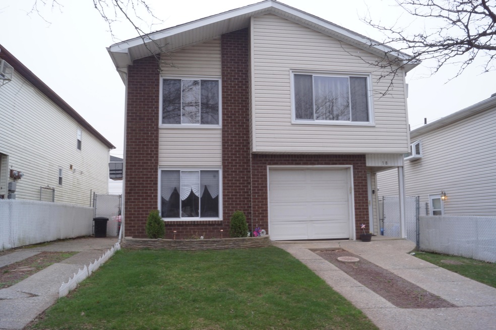 18 Kunath Ave, Staten Island, NY 10309 - photo 1