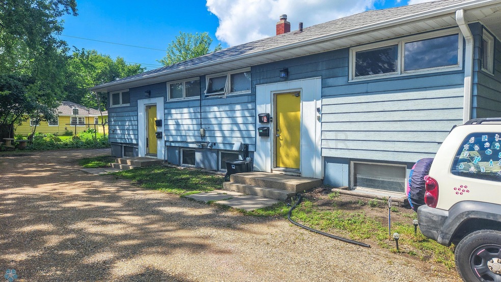 2602 9th St N, Fargo, ND 58102 - photo 1