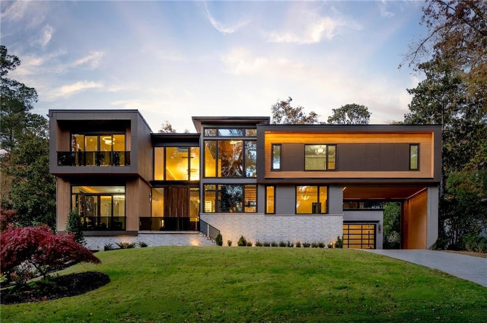 Under Contract $6,395,000 • Co-Listing Agent