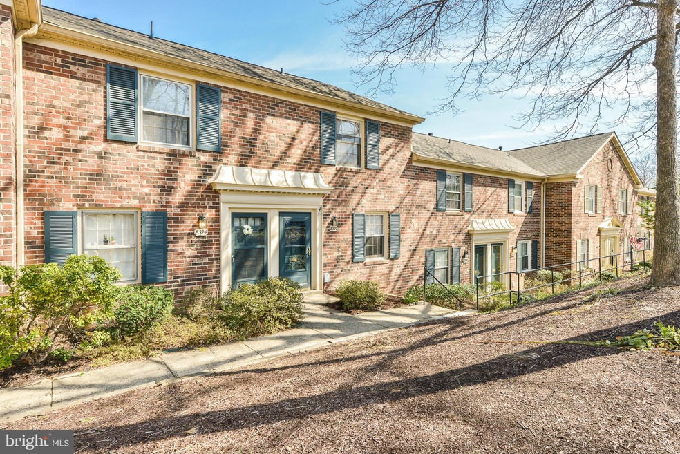 8392 Forrester Blvd unit 553, Springfield, VA 22152 - photo 1