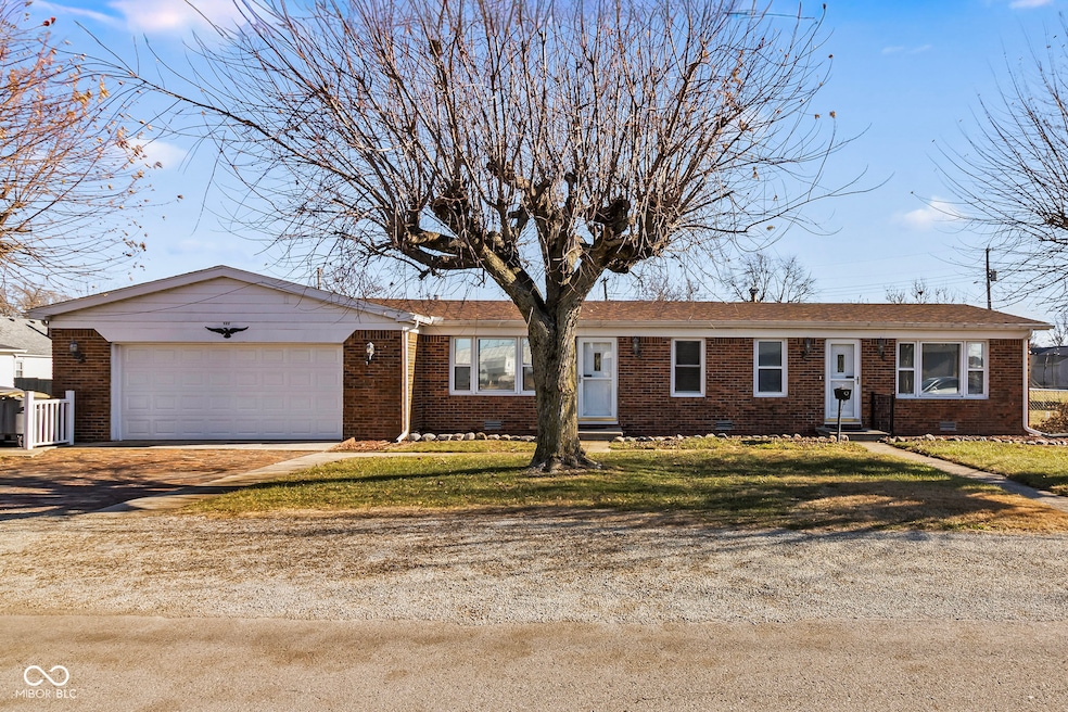 122 S 4th St, Tipton, IN 46072 - photo 1