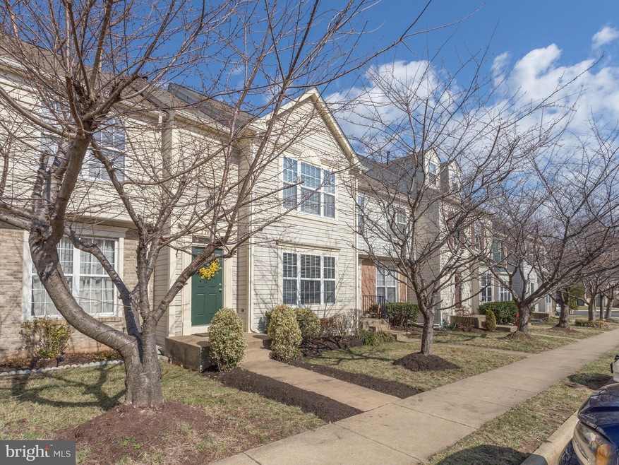 22050 Manning Square, Sterling, VA 20166 - photo 1