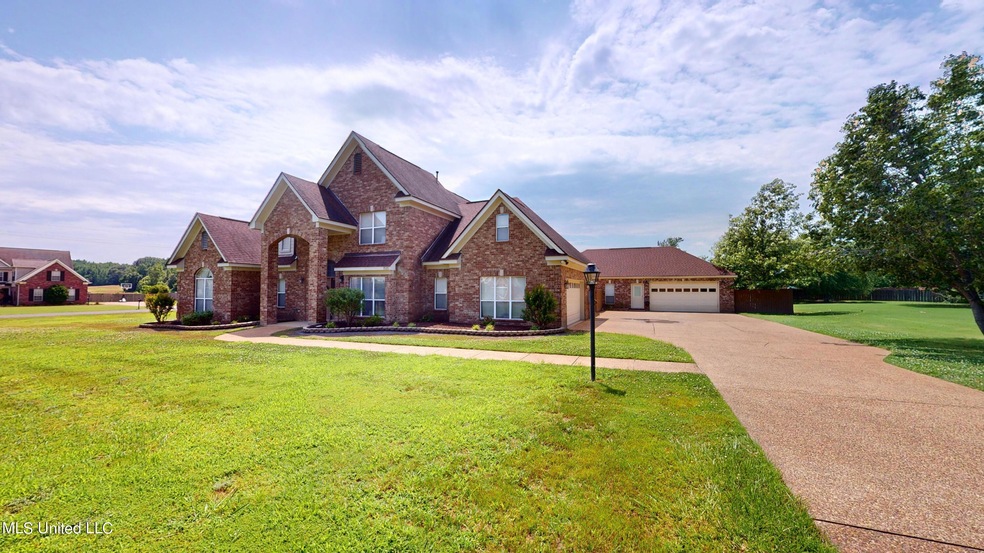 1515 Stone Gate Dr, Hernando, MS 38632 - photo 1