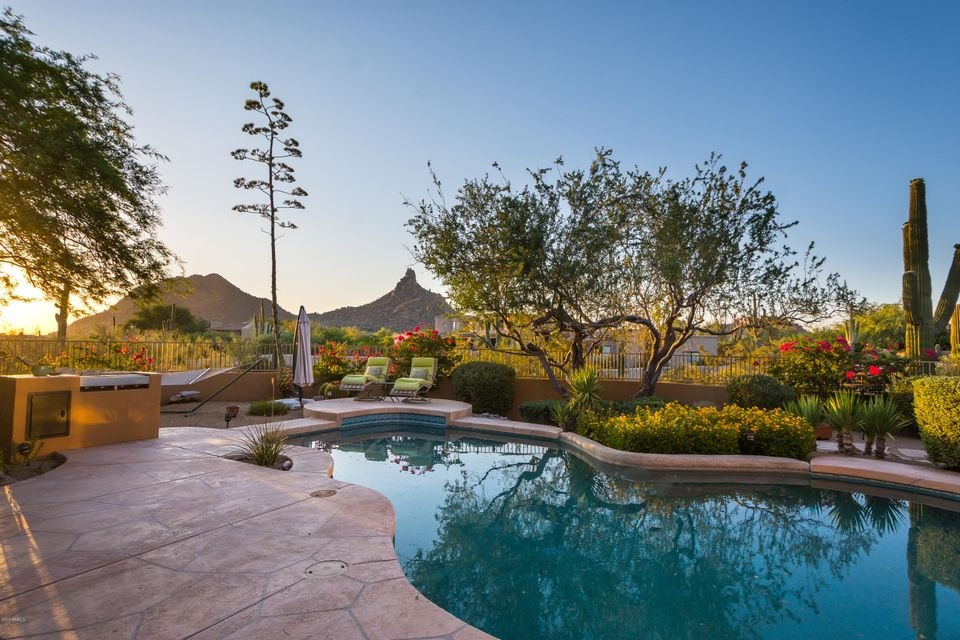 004_Backyard Oasis