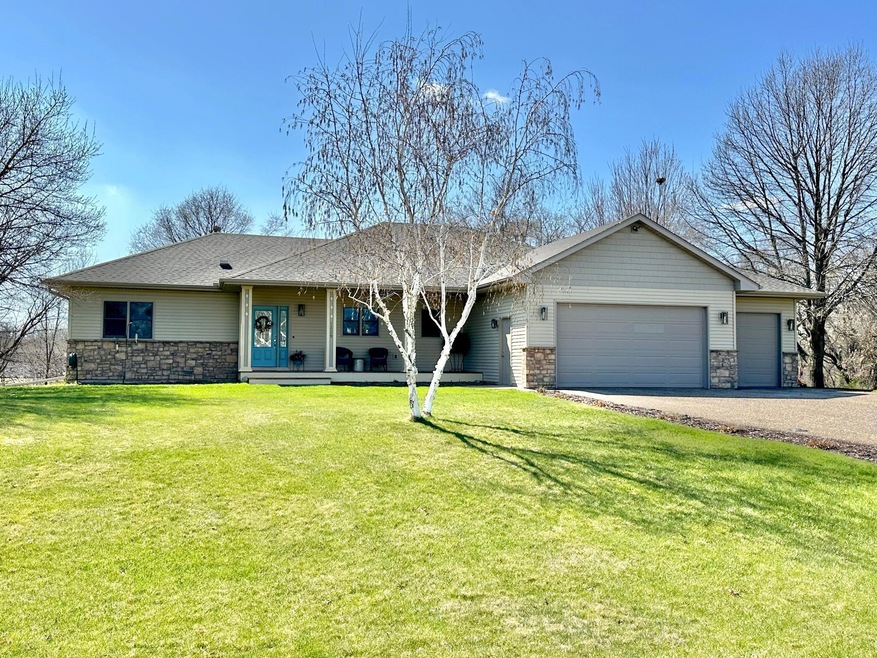 This fantastic home in New Richmond's Peninsula Heights neighborhood has both nice updates and room for added equity by finishing unfinished areas downstairs. This home awaits the investor in you!