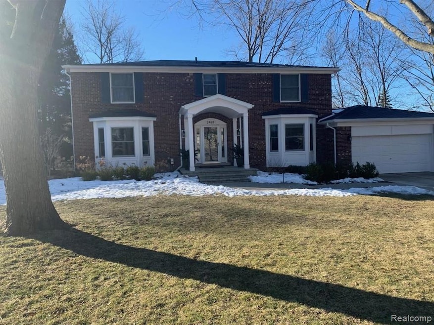 2469 Valleyview Dr, Troy, MI 48098 - photo 1