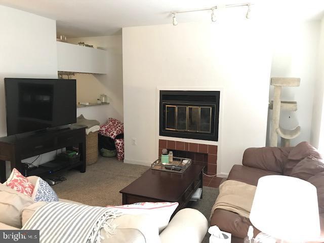 640 S Charles St, Baltimore, MD 21230 - photo 1