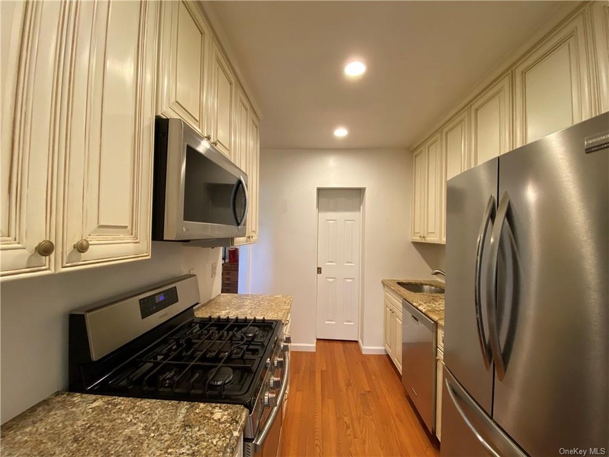 Rockledge House unit 4N, Hartsdale, NY 10530 - photo 1