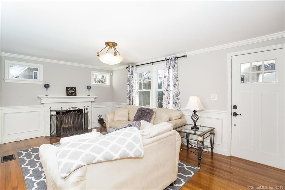 2082 Stratfield Rd, Fairfield, CT 06825 - photo 1