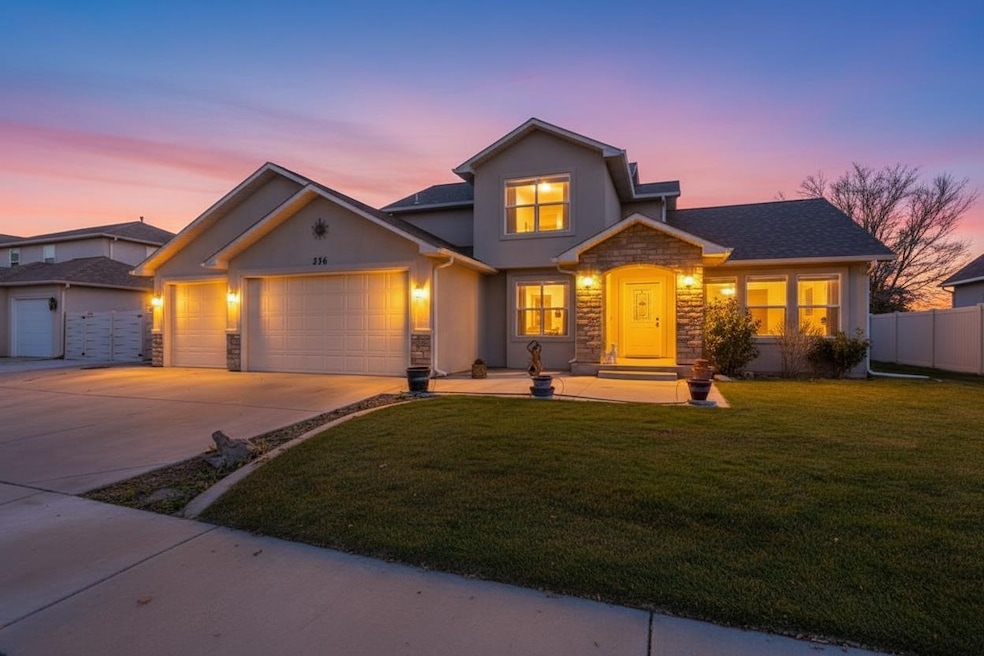 236 Frontier St, Grand Junction, CO 81503 - photo 1