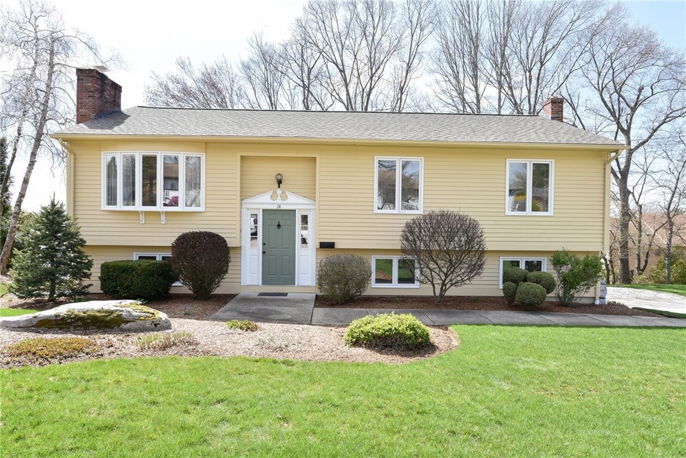 14 Snowdrop Dr, Cranston, RI 02920 - photo 1
