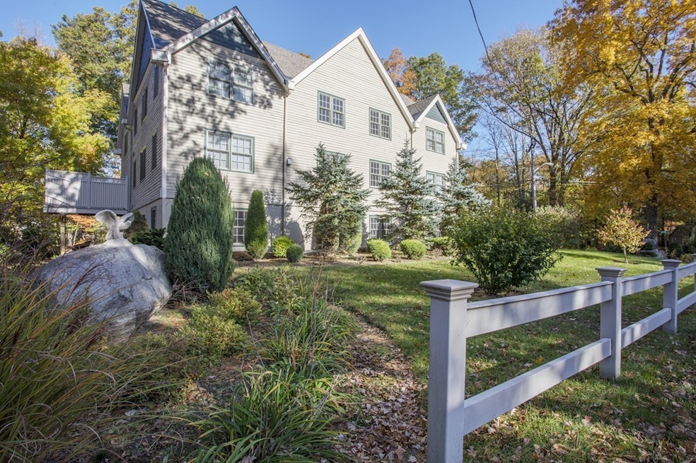 227 Reservoir St unit 1, Norton, MA 02766 - photo 1