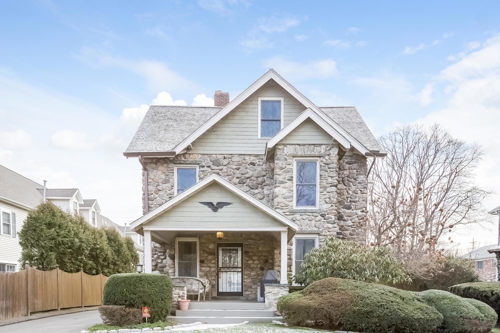 35 Maple Tree Ave unit 1, Stamford, CT 06906 - photo 1