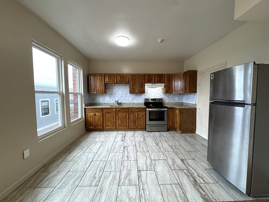 4 Washington Ave unit 33, Chelsea, MA 02150 - photo 1