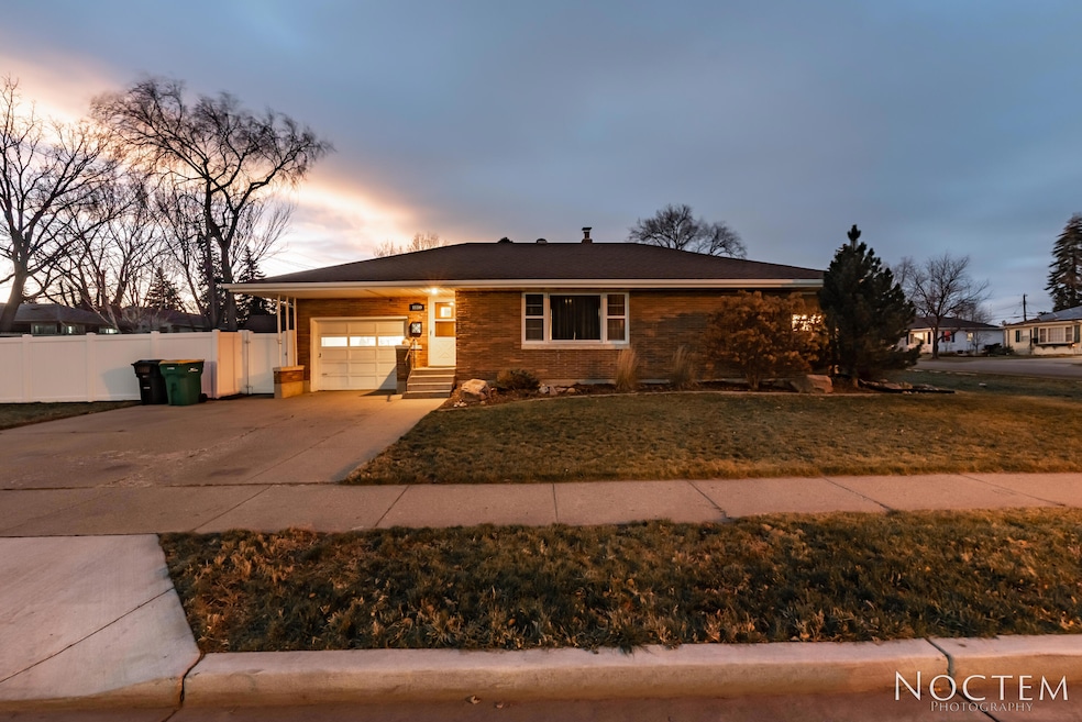 1110 N 1st St-3