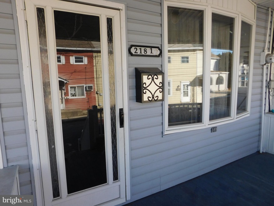 218 1/2 Penn St, Tamaqua, PA 18252 - photo 1