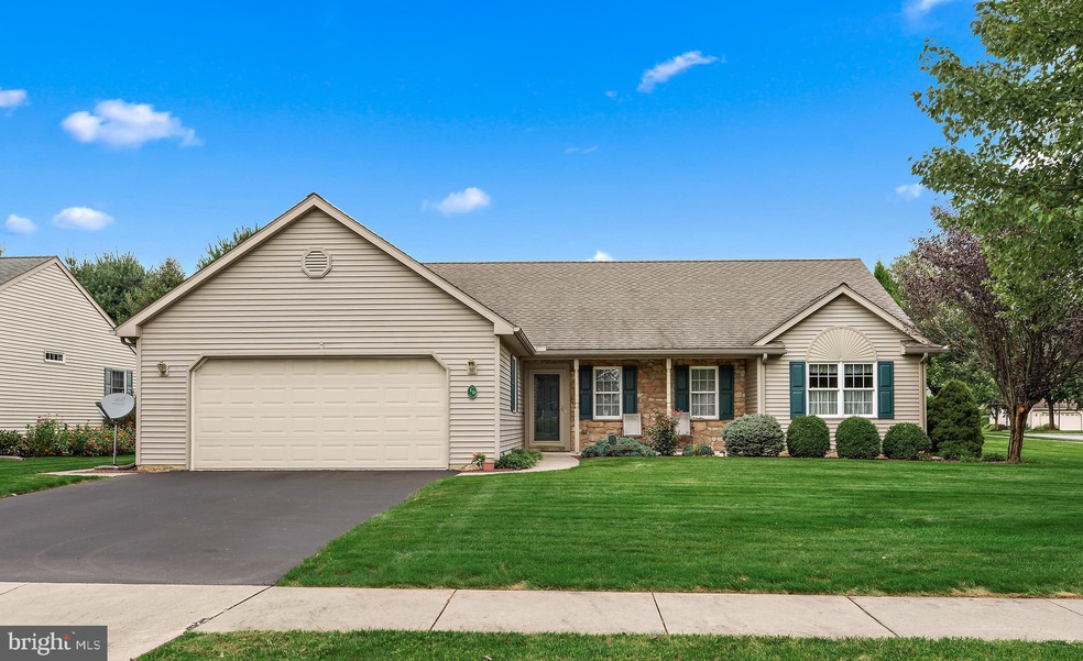 19 Rosemont Dr, Myerstown, PA 17067 - photo 1