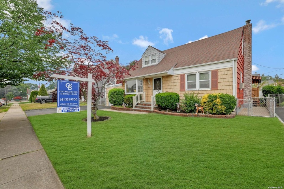 816 Caryl St, Franklin Square, NY 11010 - photo 1