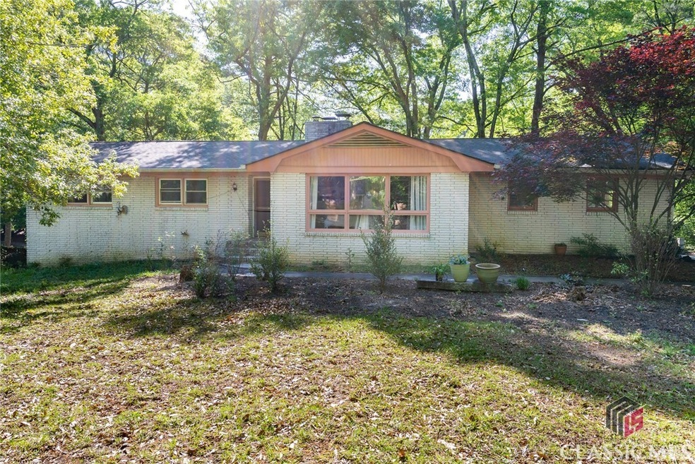 2746 Lanier Dr, Snellville, GA 30078 - photo 1