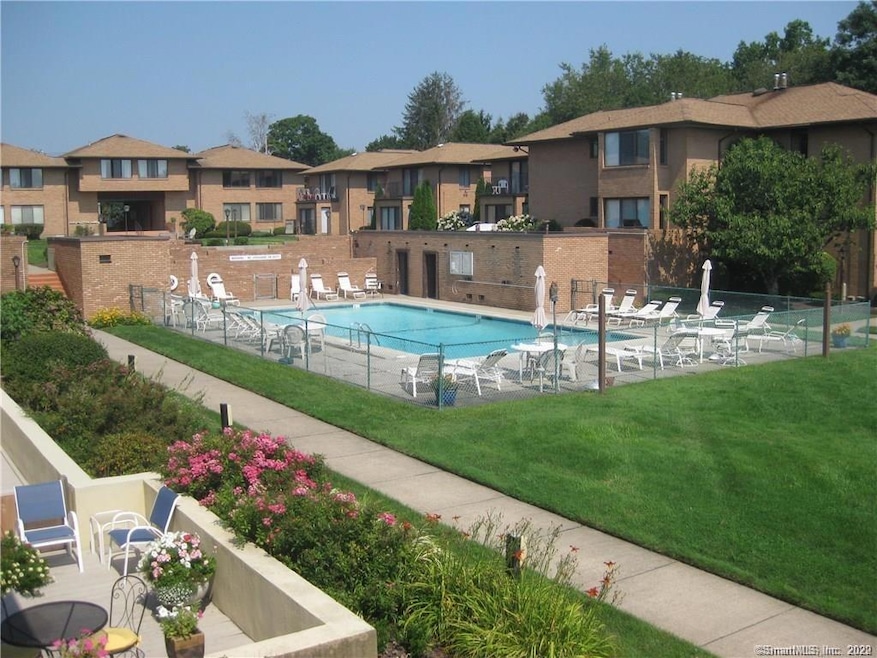 350 Grovers Ave unit 1C, Bridgeport, CT 06605 - photo 1