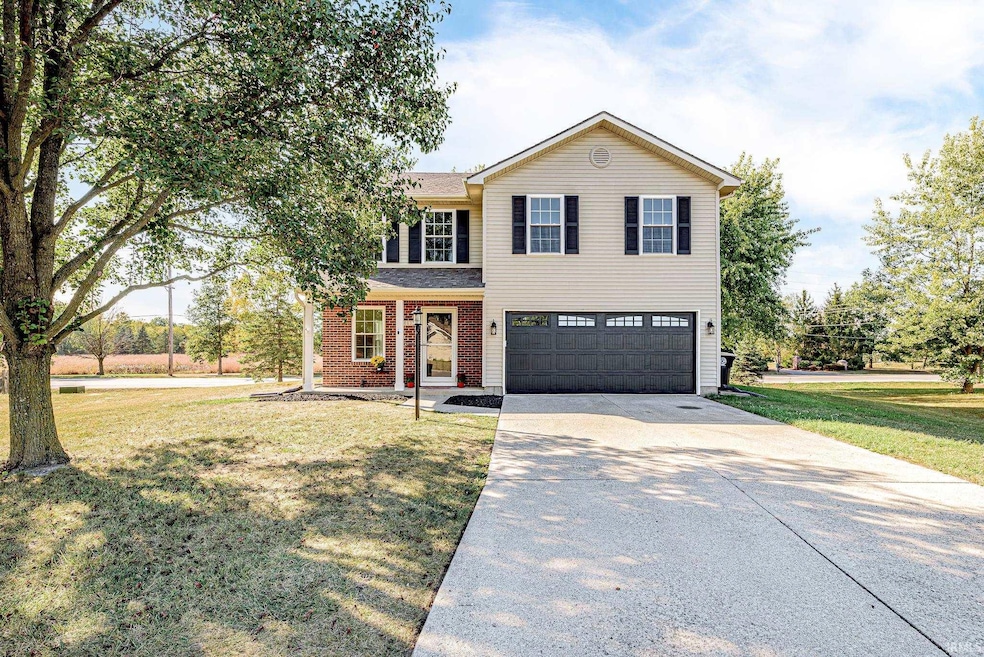 10832 Deep Creek Ct, Fort Wayne, IN 46804 - photo 1