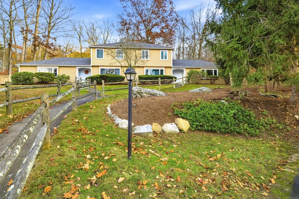 20 Comstock Ave unit 3D, Ivoryton, CT 06442 - photo 1