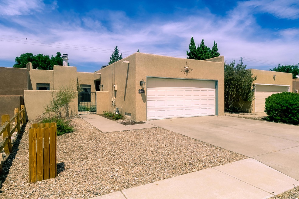 5827 Elmwood Dr NE, Albuquerque, NM 87109 - photo 1