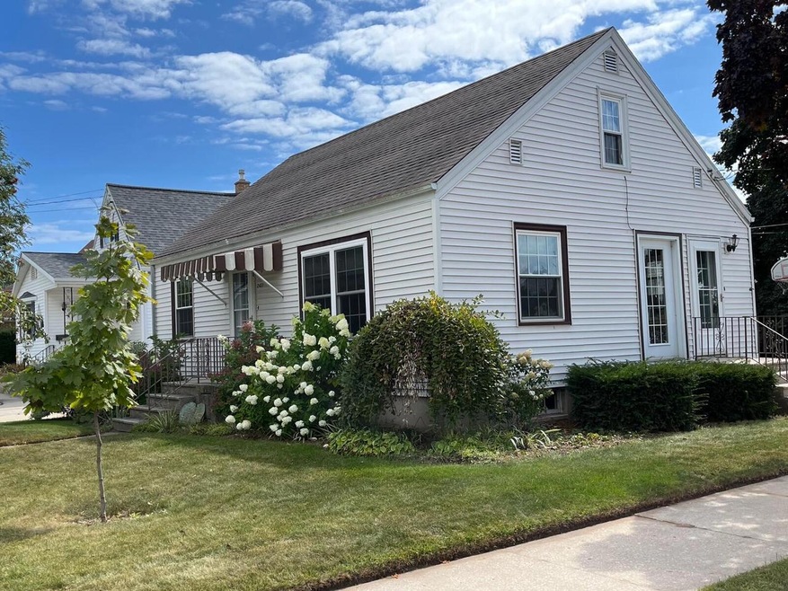 2421 12th St, Two Rivers, WI 54241 - photo 1