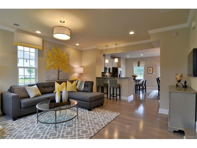 LIVING ROOM/KITCHEN