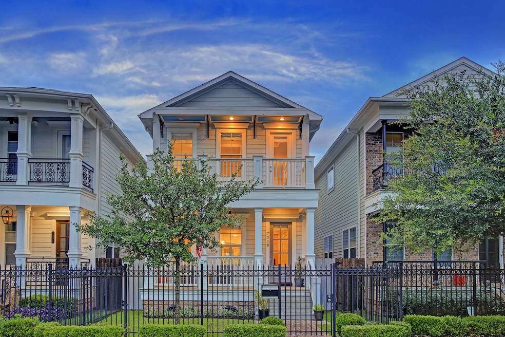 733 Ashland St unit B, Houston, TX 77007 - photo 1