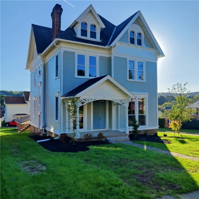 802 Vine St, West Newton, PA 15089 - photo 1