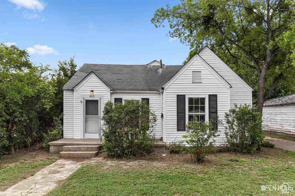 603 W Main St, Olney, TX 76374
