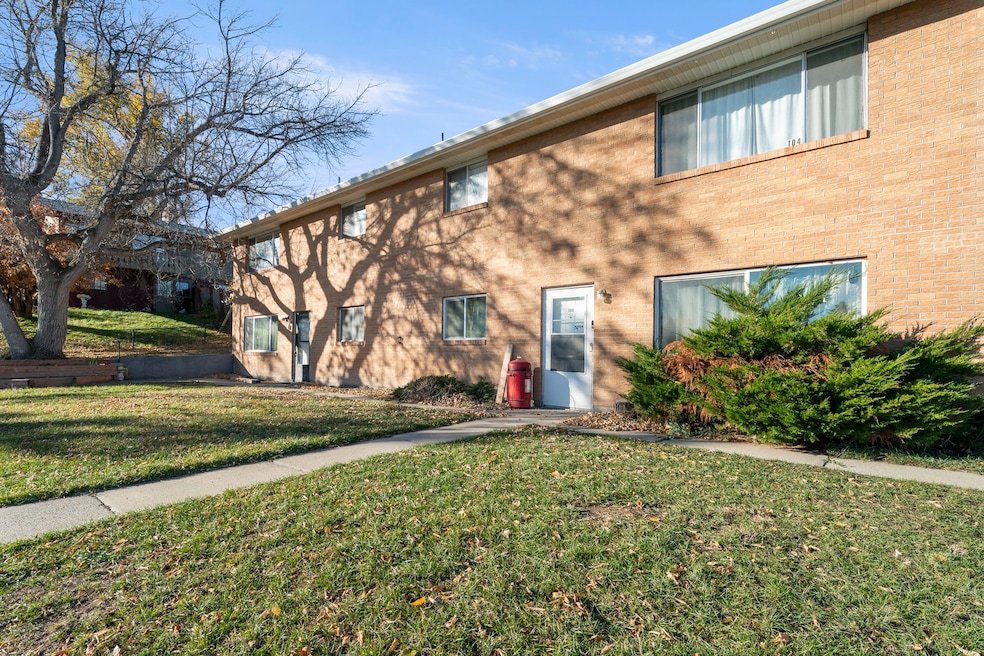 Under Contract $625,000