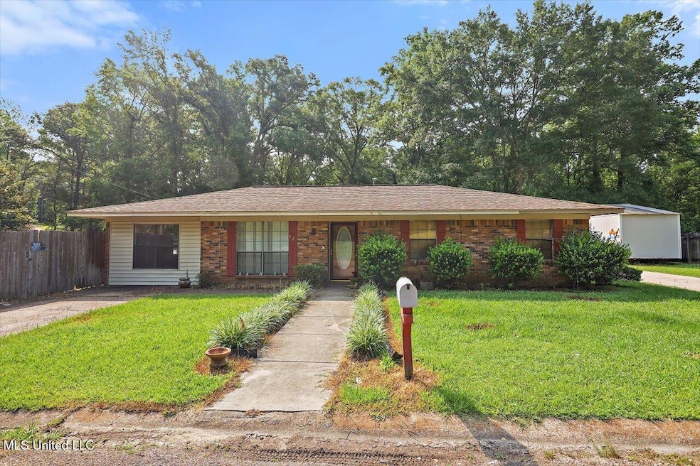 428 Simpson Cir, Mendenhall, MS 39114 - photo 1