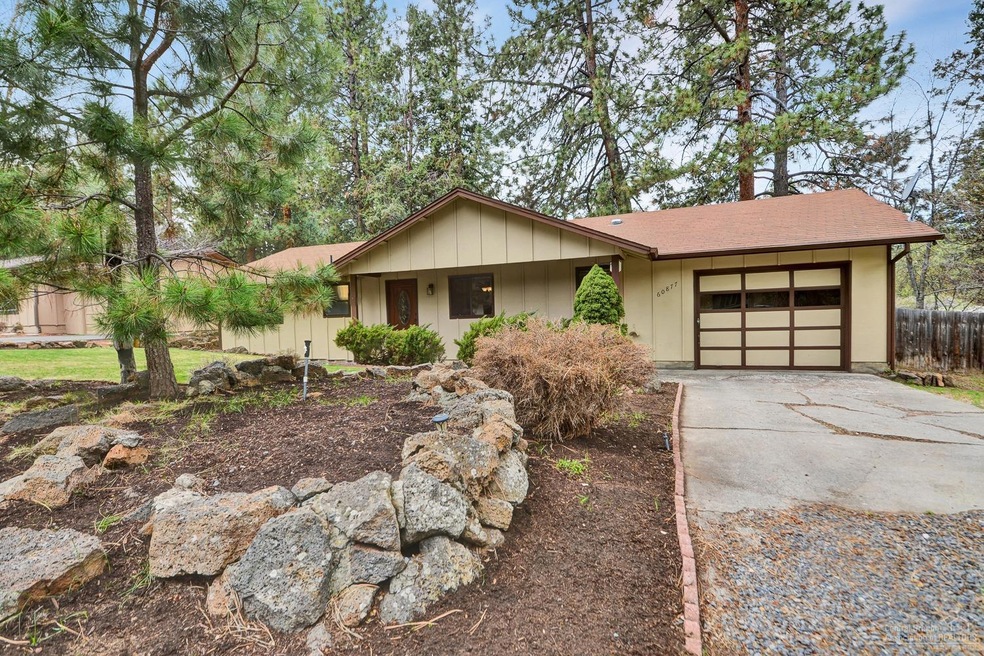 60877 Granite Dr, Bend, OR 97702 - photo 1