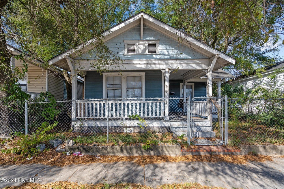 711 Dawson St, Wilmington, NC 28401 - photo 1
