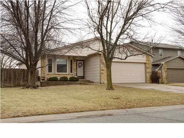 10425 W Dora Cir 3 BR 2 BA 2 Car Garage Finished D