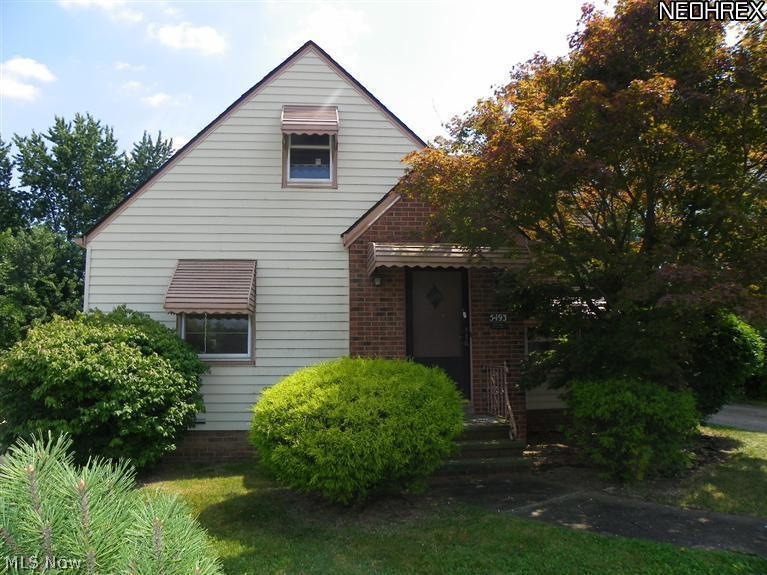 5493 Clement Ave, Maple Heights, OH 44137 - photo 1