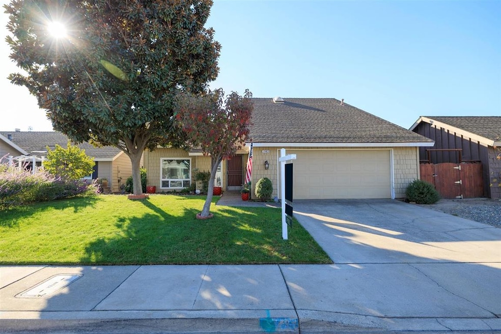 1985 Sugar Pine Dr, Oakdale, CA 95361 - photo 1