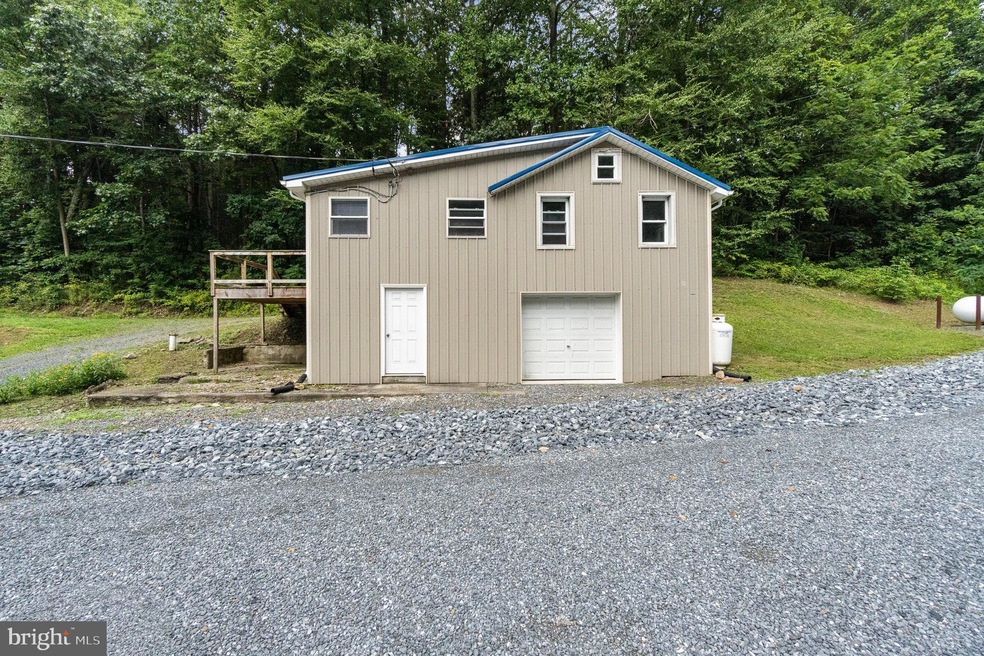 7456 Spring Rd, New Bloomfield, PA 17068 - photo 1