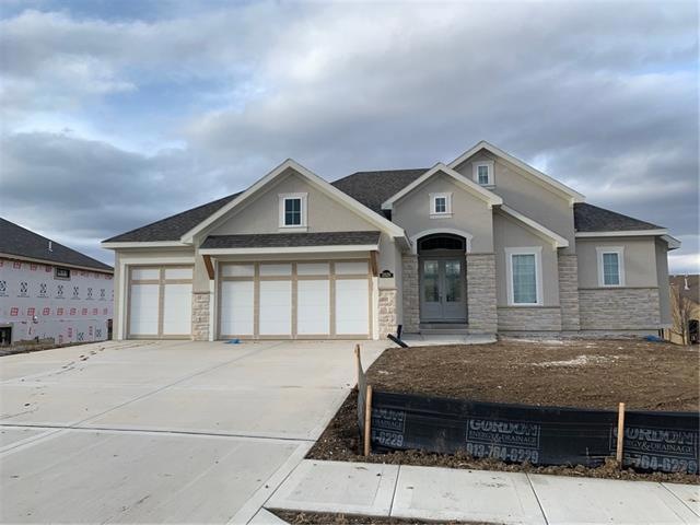 2826 NE 102nd St, Kansas City, MO 64155 - photo 1