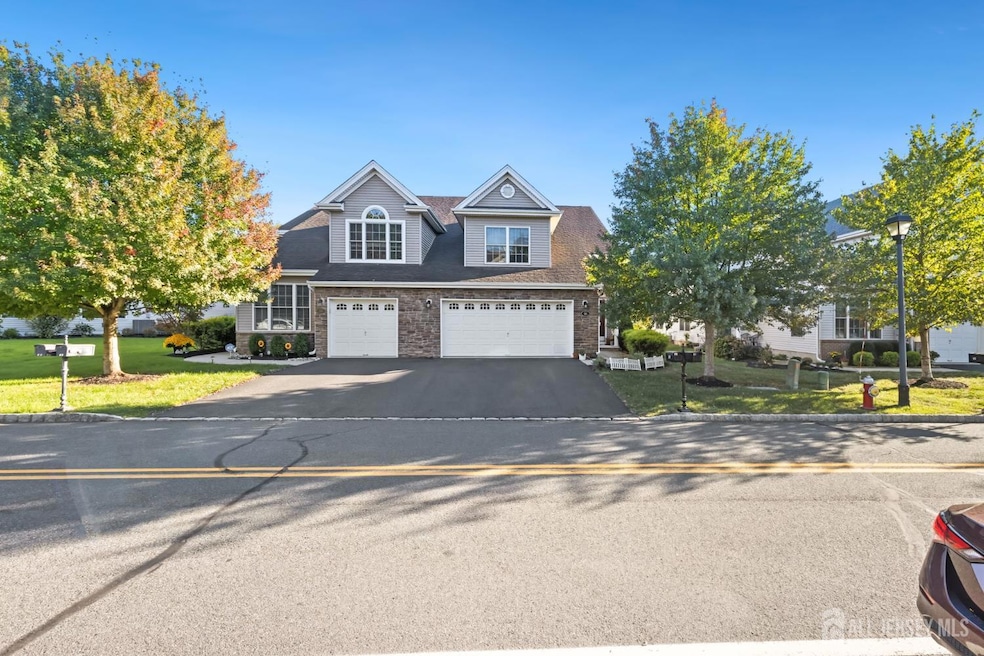 60 Saratoga Ct, Franklin Township, NJ 08873 - photo 1