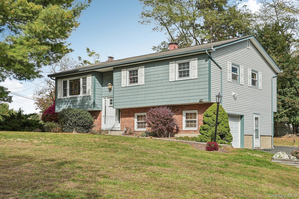 10 Glen Ct, Congers, NY 10920 - photo 1