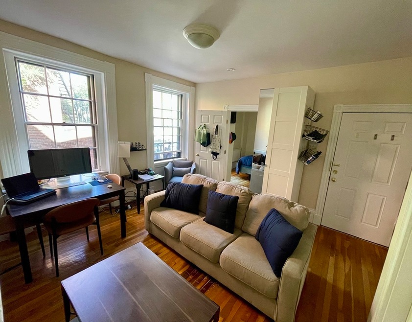 107 Pinckney St unit 3, Boston, MA 02114 - photo 1