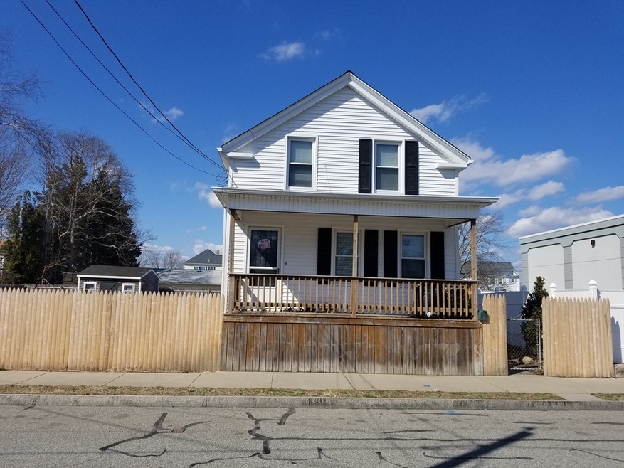 9 Mccabe St, South Dartmouth, MA 02748 - photo 1