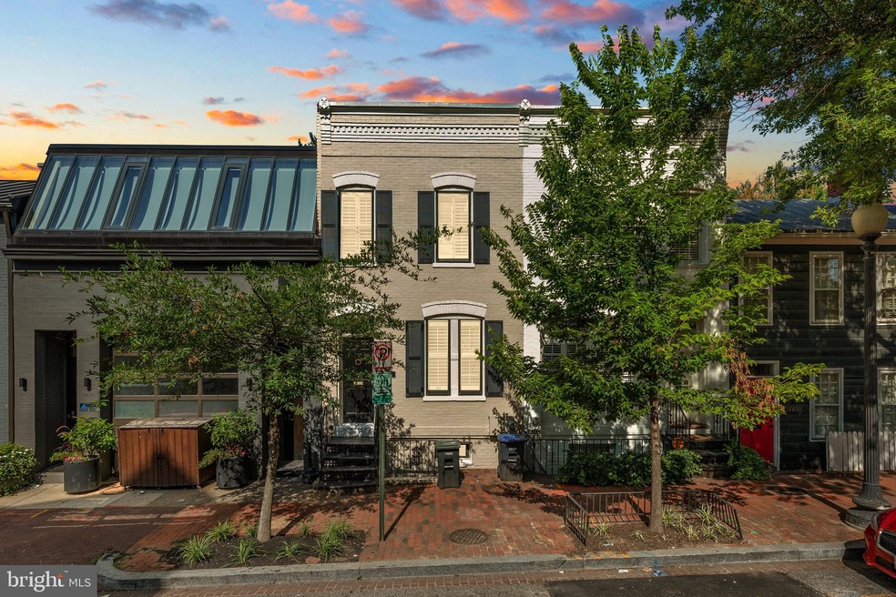 Sold $1,550,000 • Co-Listing Agent