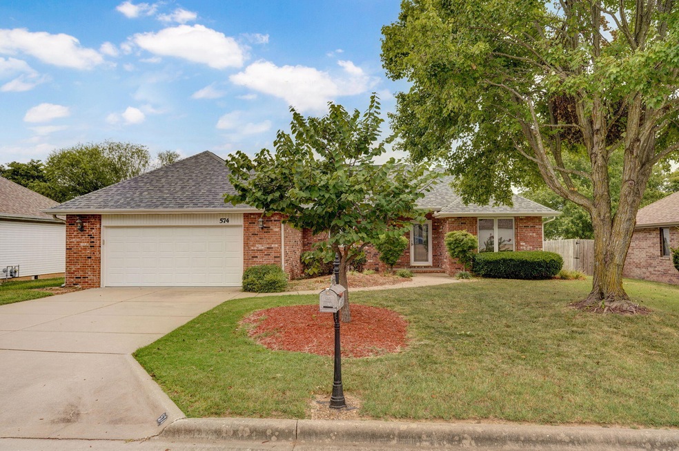 574 S Barnstable, Nixa, MO 65714 - photo 1