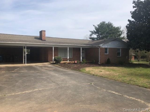 402 N Greenbriar Rd, Statesville, NC 28625 - photo 1