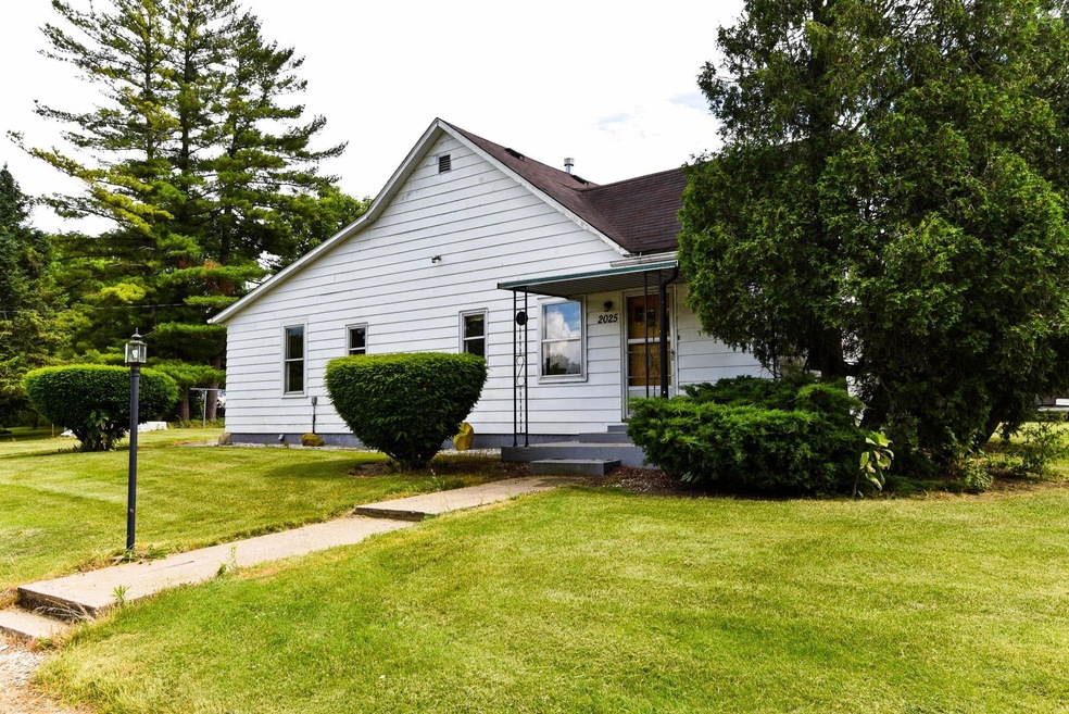 2025 E Railroad St, Attica, IN 47918 - photo 1