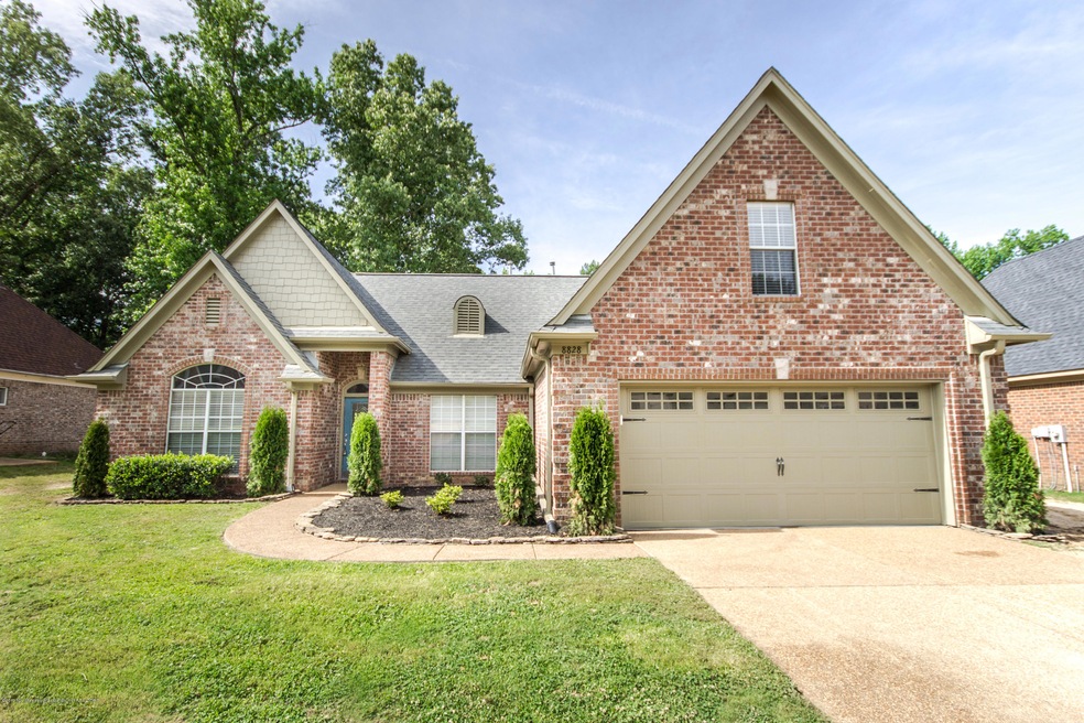 8828 Oak Grove
